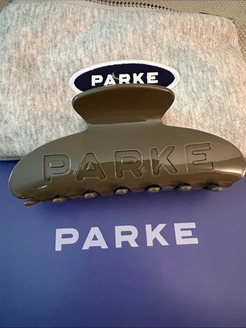 Parke Beachgrass Army Green Hair Claw Clip with Zip Pouch New In Bag NWT